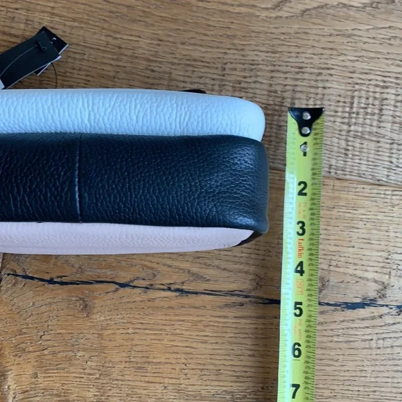 NWT Tahari Kaia Crossbody Camera Bag in Black White & Blush Pink - Picture 10 of 11